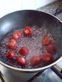 Ciambellone ricotta e fragole con sassolino