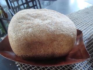 Pane semi integrale con macchina del pane.