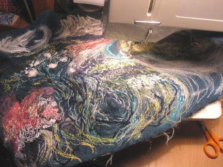 PATTERNS NEI SUGGESTIVI DIPINTI TESSILI DI KAYLA COO