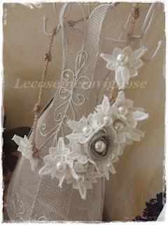 collane e spille shabby chic