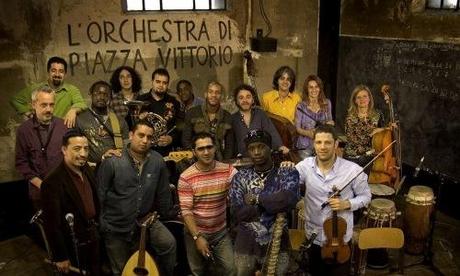 10 e lode: l’Orchestra di Piazza Vittorio celebra il decennale con un nuovo album live