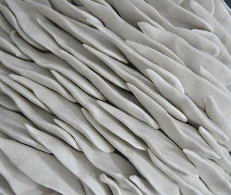 PATTERNS E TEXTURES ISPIRATE DALLA NATURA NELLE CERAMICHE CONTEMPORANEE DI HEATHER KNIGHT