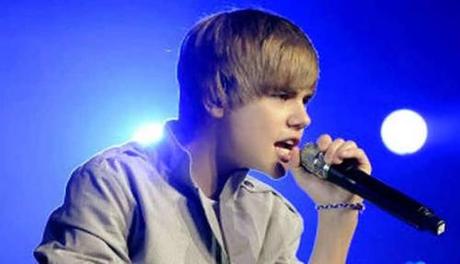 justin bieber, twitter, tweet, scherzo, coppia, cantante