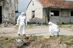 Napoli : scoperta dai vigili urbani una discarica abusiva.