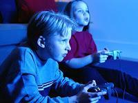 I GRANDI TEMI: È tempo di giocare? -- Il videogioco vissuto nel limbo della notifica perenne I GRANDI TEMI: È tempo di giocare? -- Il videogioco vissuto nel limbo della notifica perenne