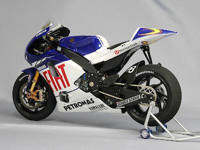 Yamaha YZR-M1 V.Rossi 2009 by K'S Workshop