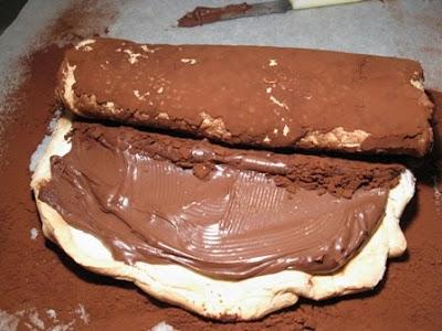 Per pasqua prepariamo il Rotolo di meringa e...Nutella!!!