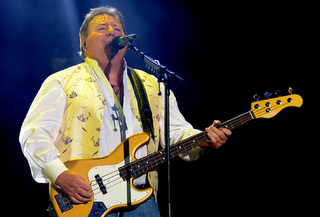 GREG LAKE IN TOUR IN GRAN BRETAGNA CON ”SONGS OF A LIFETIME”