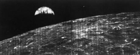 Uno sguardo alla Terra dalla Luna con la MoonKAM