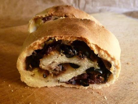 pane alle olive (eliopsomo)